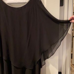 Knee-length little black dress